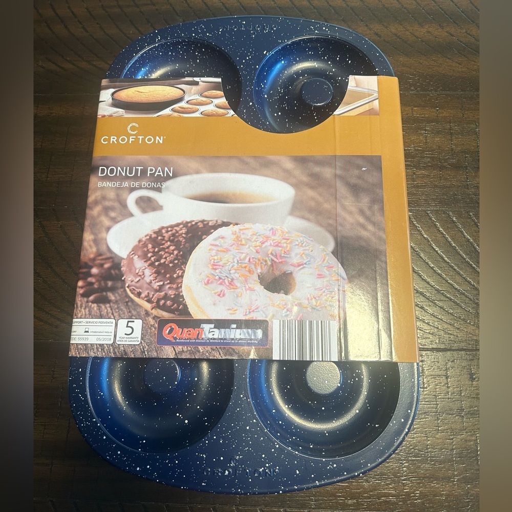 Croton Blue Donut Pan